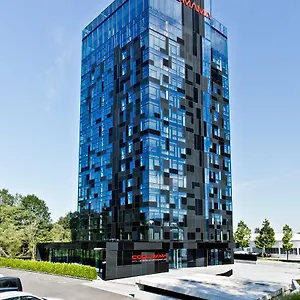 Hotel Cool Mama, Solnohrad